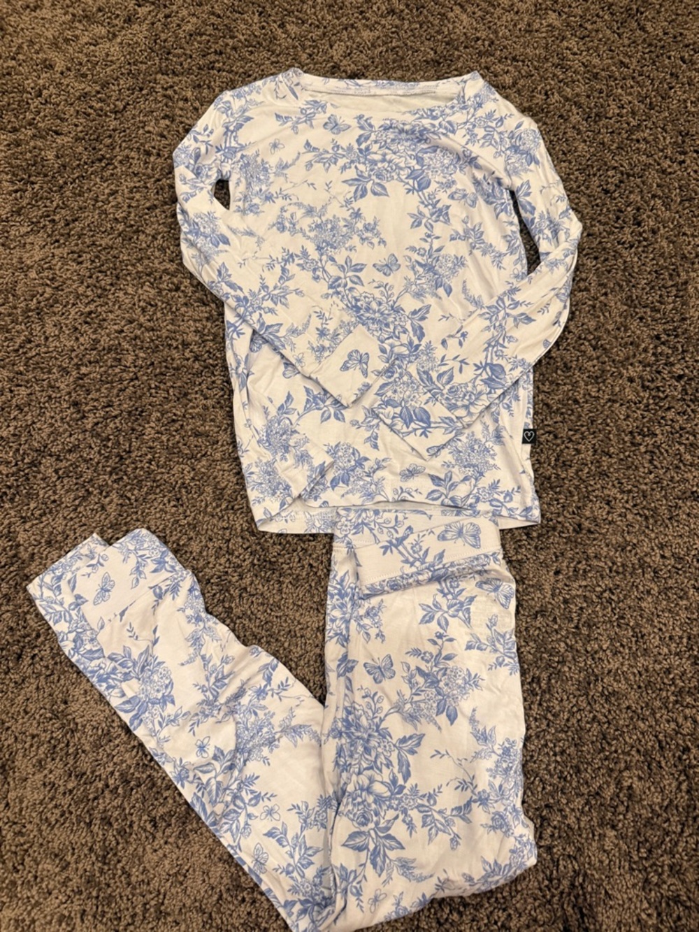 NWOT LEV BABY Sarah two piece long sleeves pajama set blue porcelain print - 3T